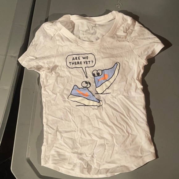 Nike kids small tshirt - Picture 1 of 3